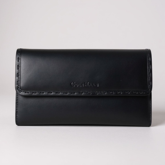 Cole Haan Handbags - 🖤‎ Cole Haan Black Leather Trifold Wallet 🖤
